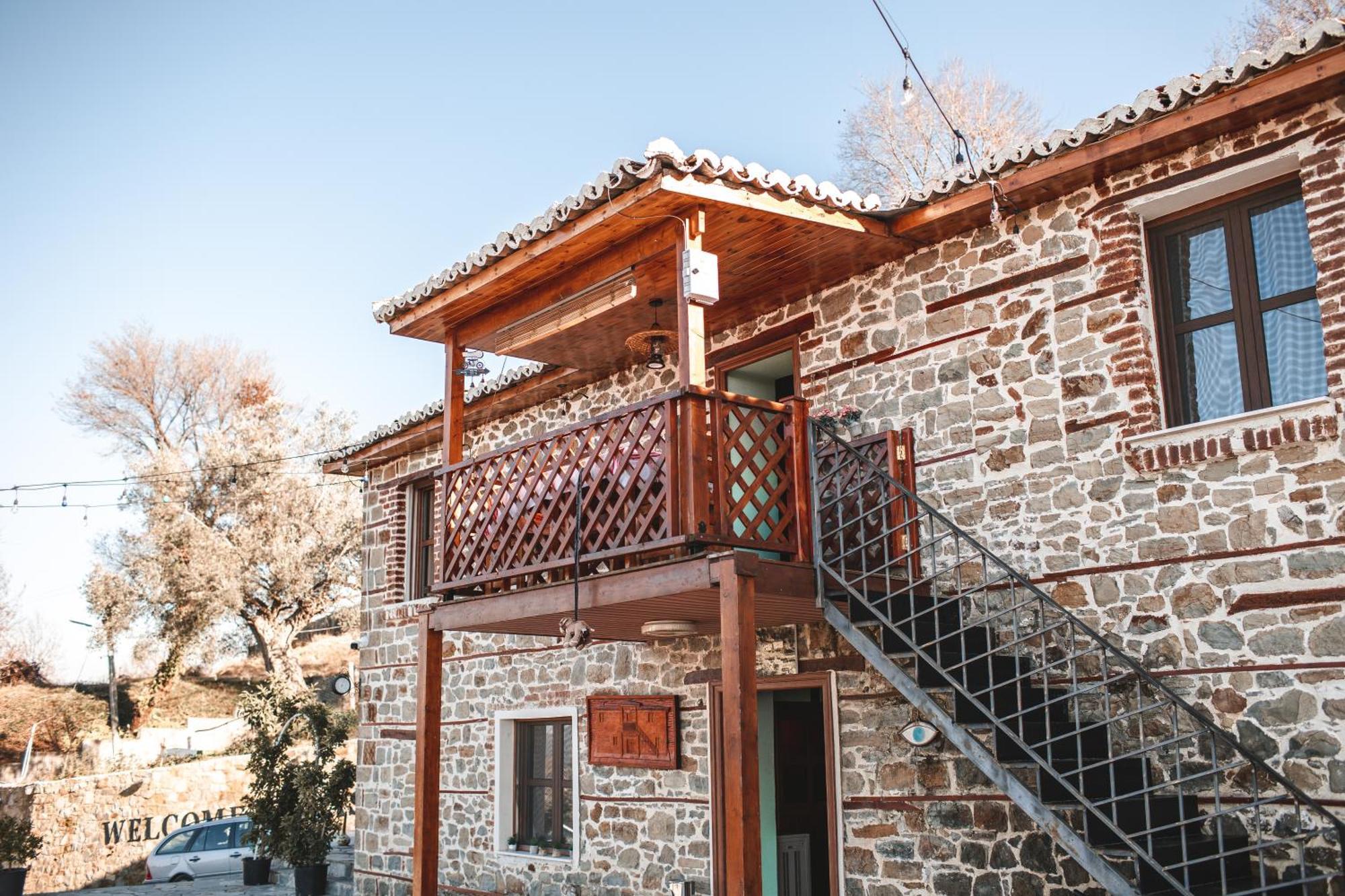 Keshtjella Xhabeqos Otel Ljaknasi Dış mekan fotoğraf
