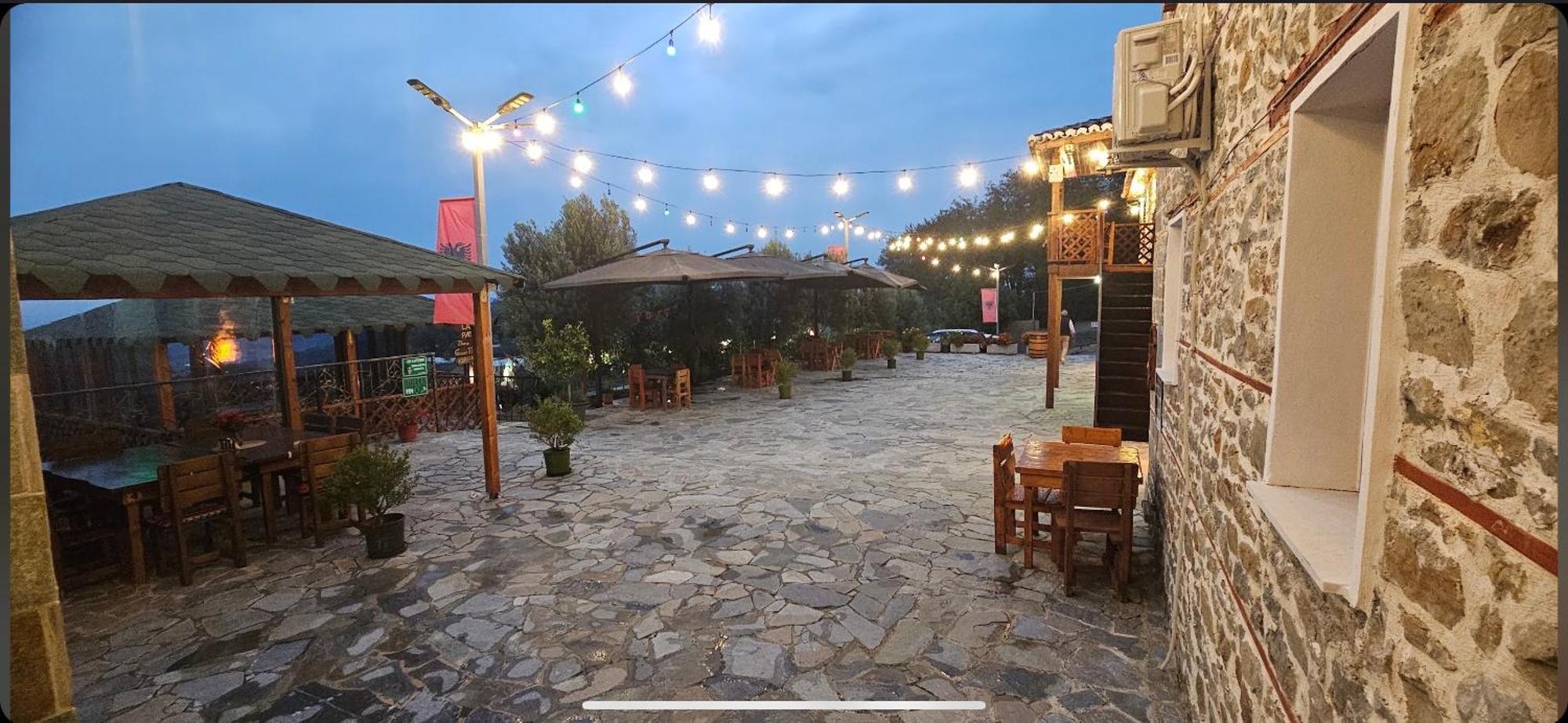 Keshtjella Xhabeqos Otel Ljaknasi Dış mekan fotoğraf