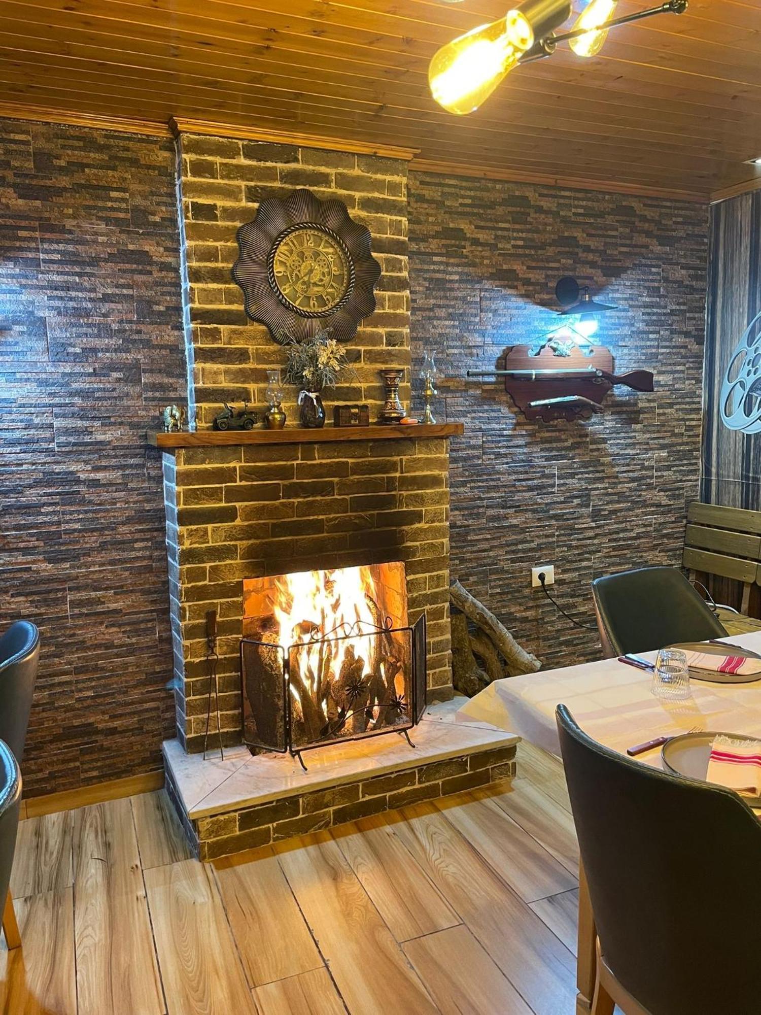 Keshtjella Xhabeqos Otel Ljaknasi Dış mekan fotoğraf