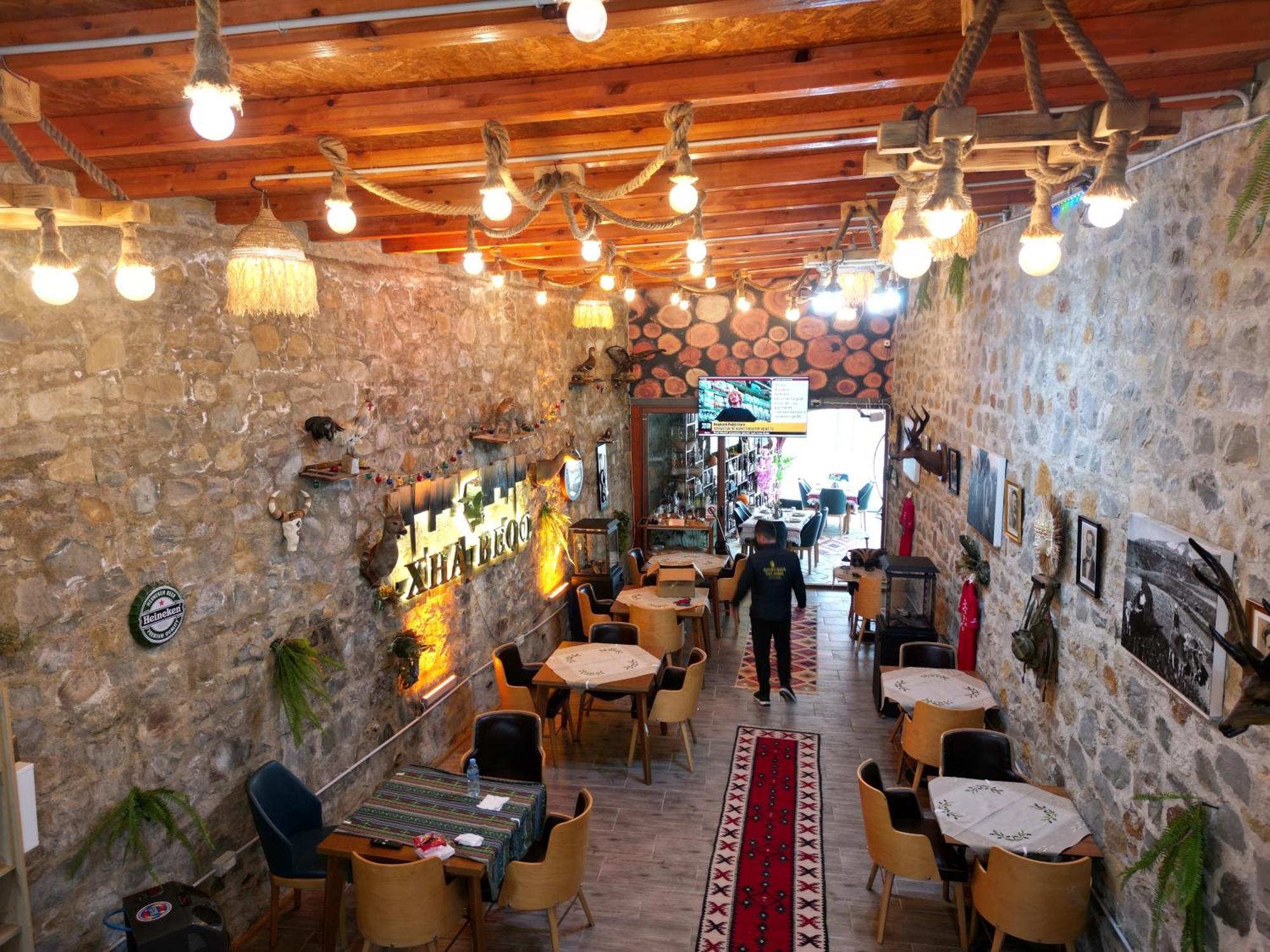 Keshtjella Xhabeqos Otel Ljaknasi Dış mekan fotoğraf