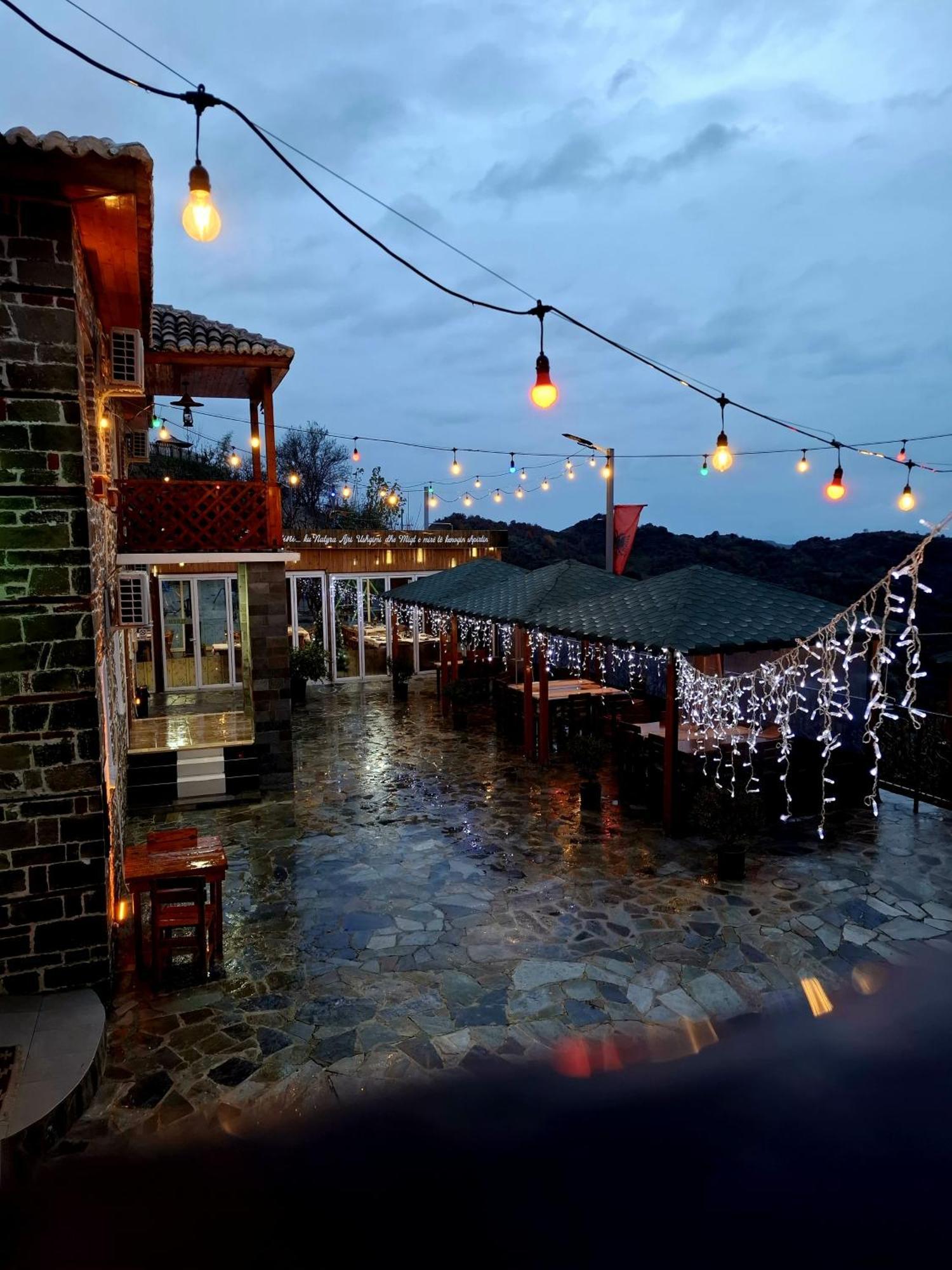 Keshtjella Xhabeqos Otel Ljaknasi Dış mekan fotoğraf