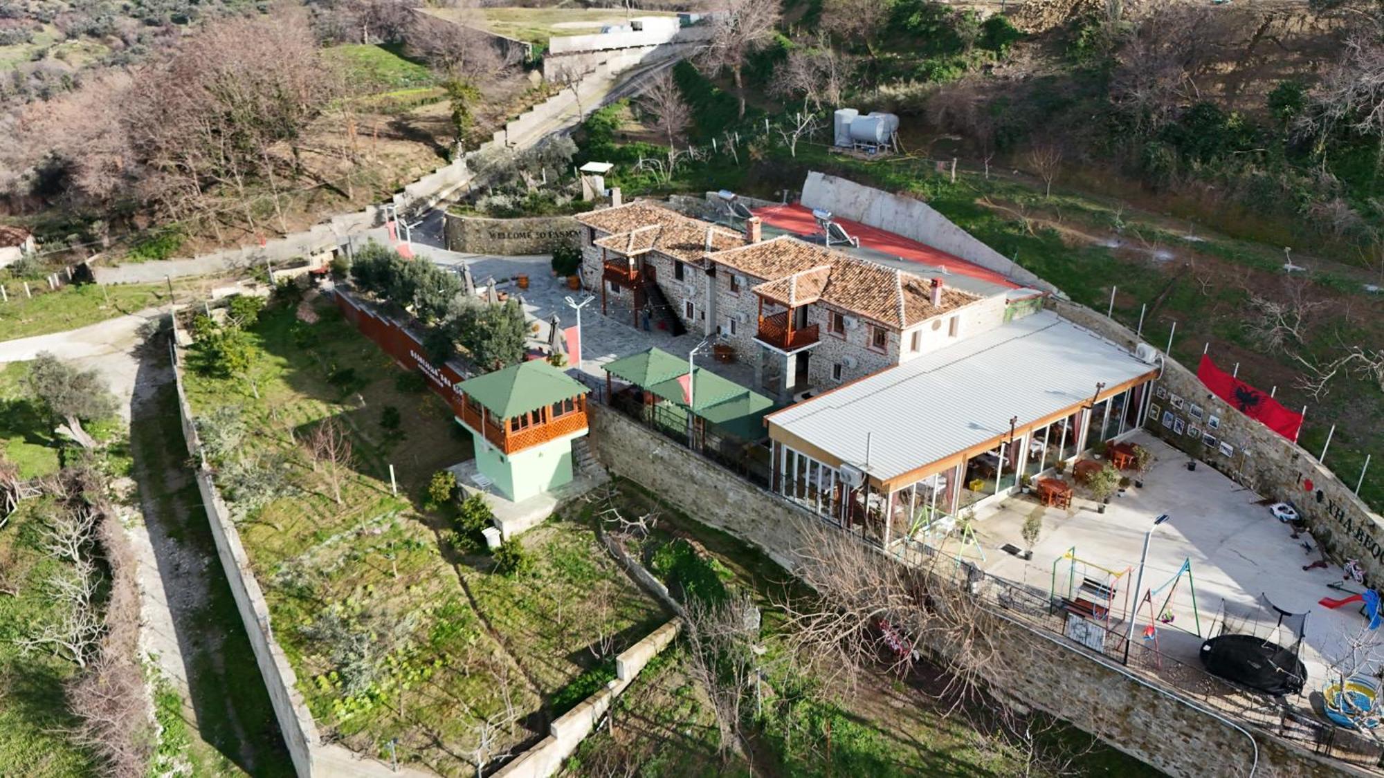 Keshtjella Xhabeqos Otel Ljaknasi Dış mekan fotoğraf