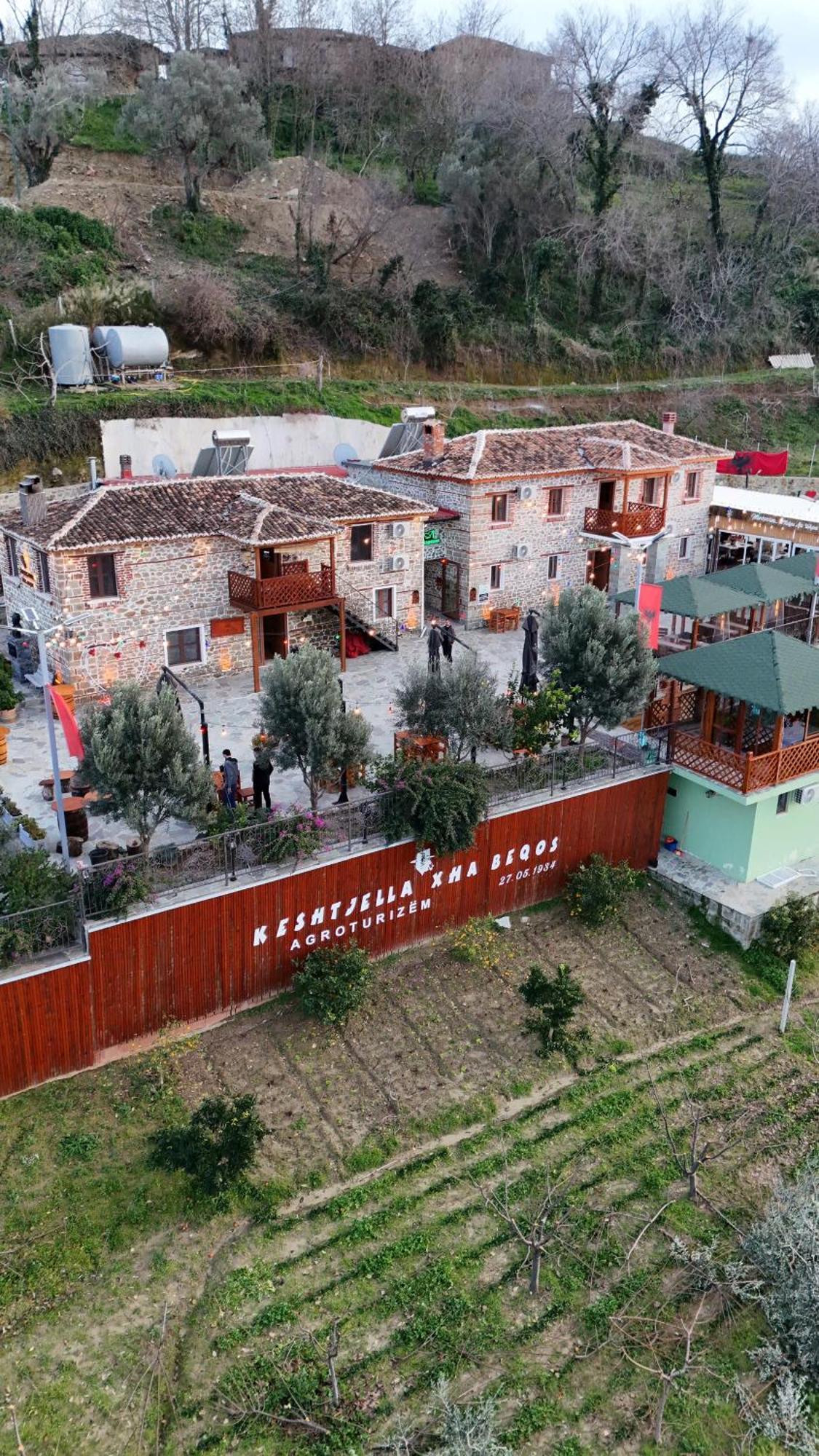 Keshtjella Xhabeqos Otel Ljaknasi Dış mekan fotoğraf