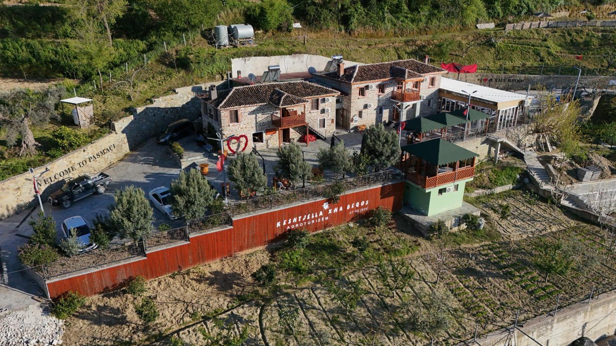 Keshtjella Xhabeqos Otel Ljaknasi Dış mekan fotoğraf
